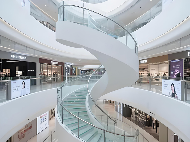 Flat vs. Curved Glass: Which is More Cost-Effective for Your Project?